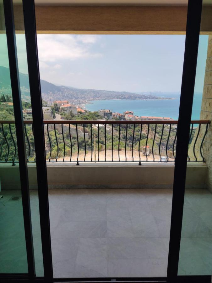 Adma Blue Screen Jounieh Buitenkant foto